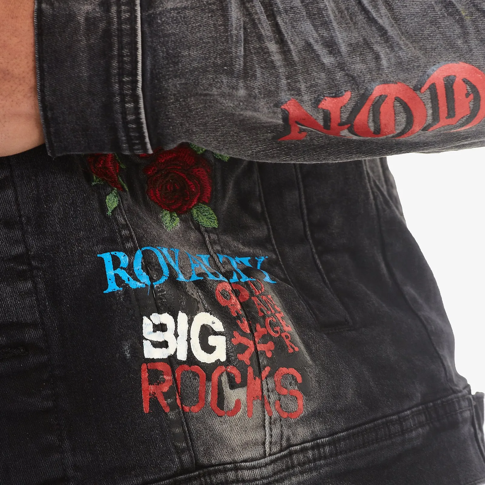 BLACK JACKET W/ PRINTS & ROSE EMBROIDERY