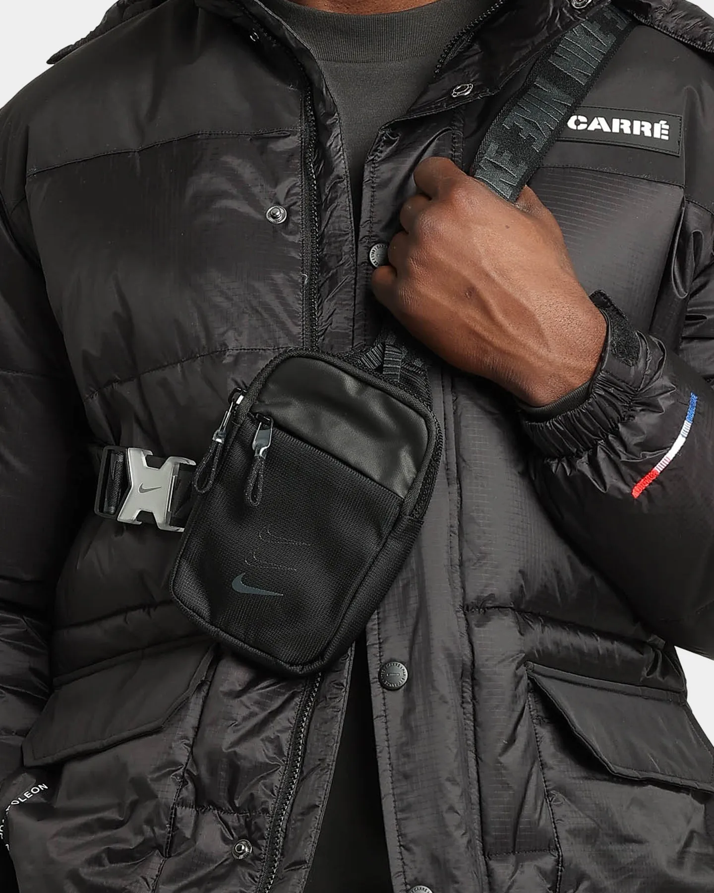 Nike Men's Sportswear Essentials Bag Black/Black/Grey