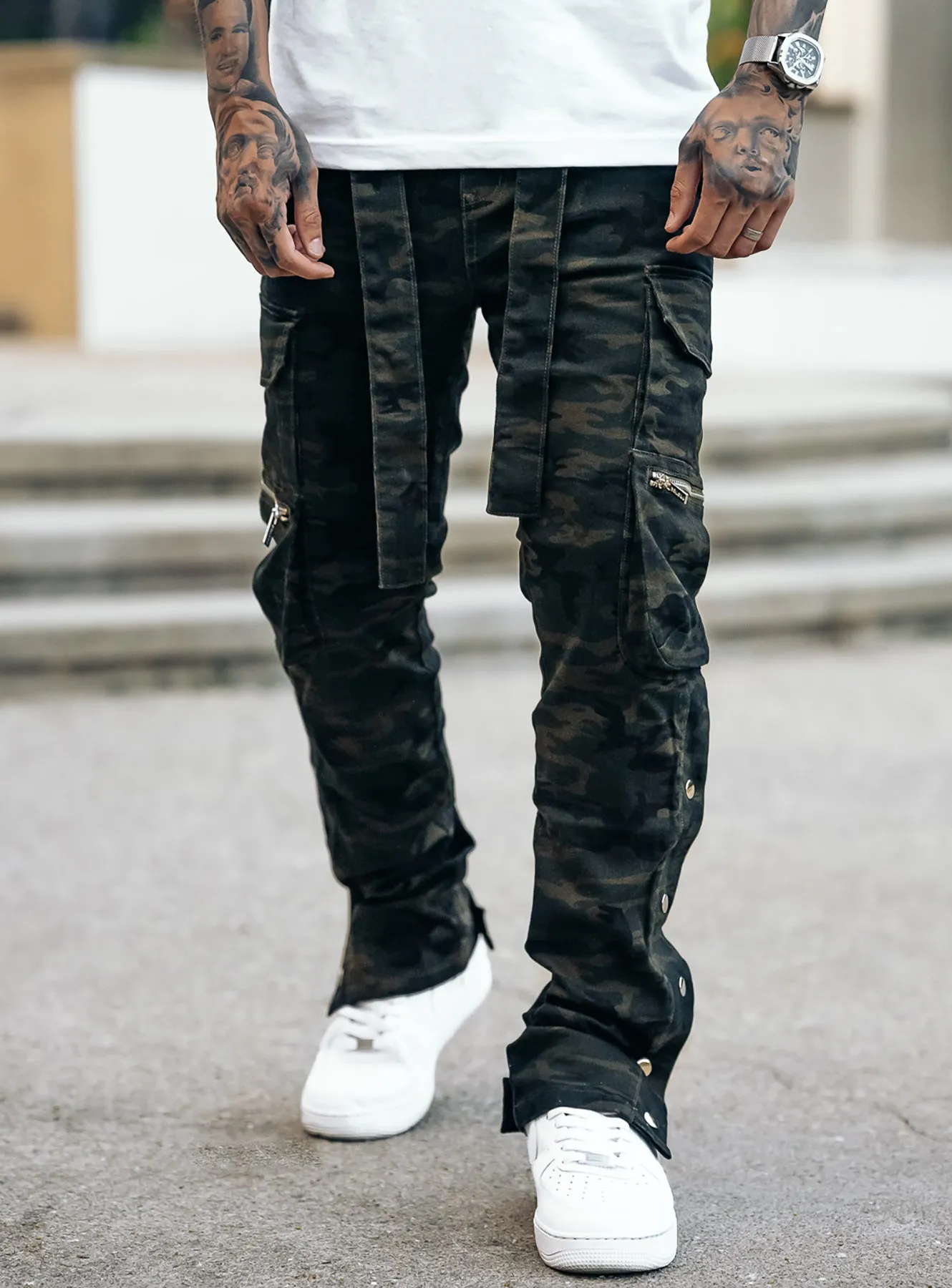 Snap Cargo Jeans in Camo