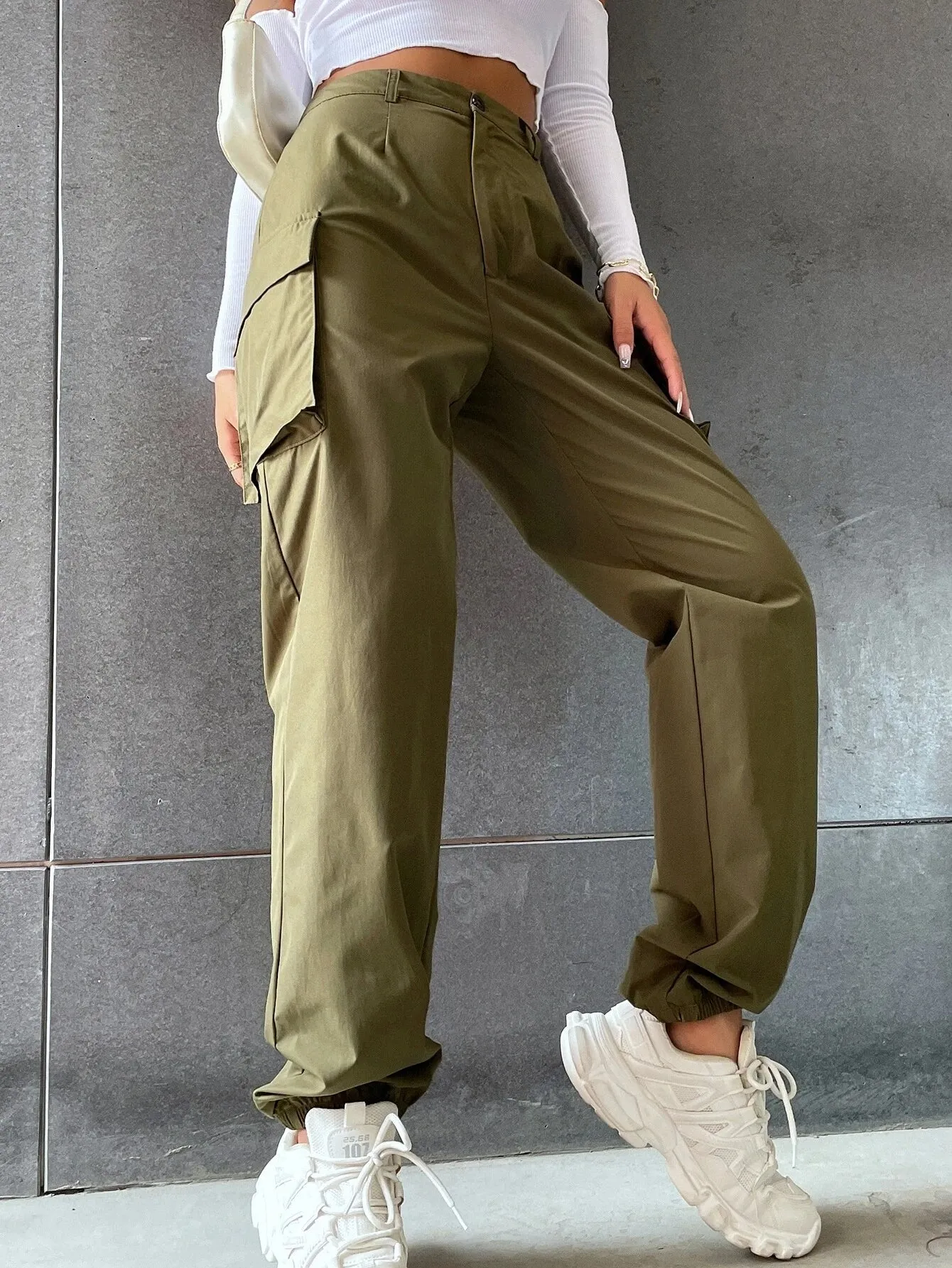 Solid Colored Regular Fit Pocket Pants