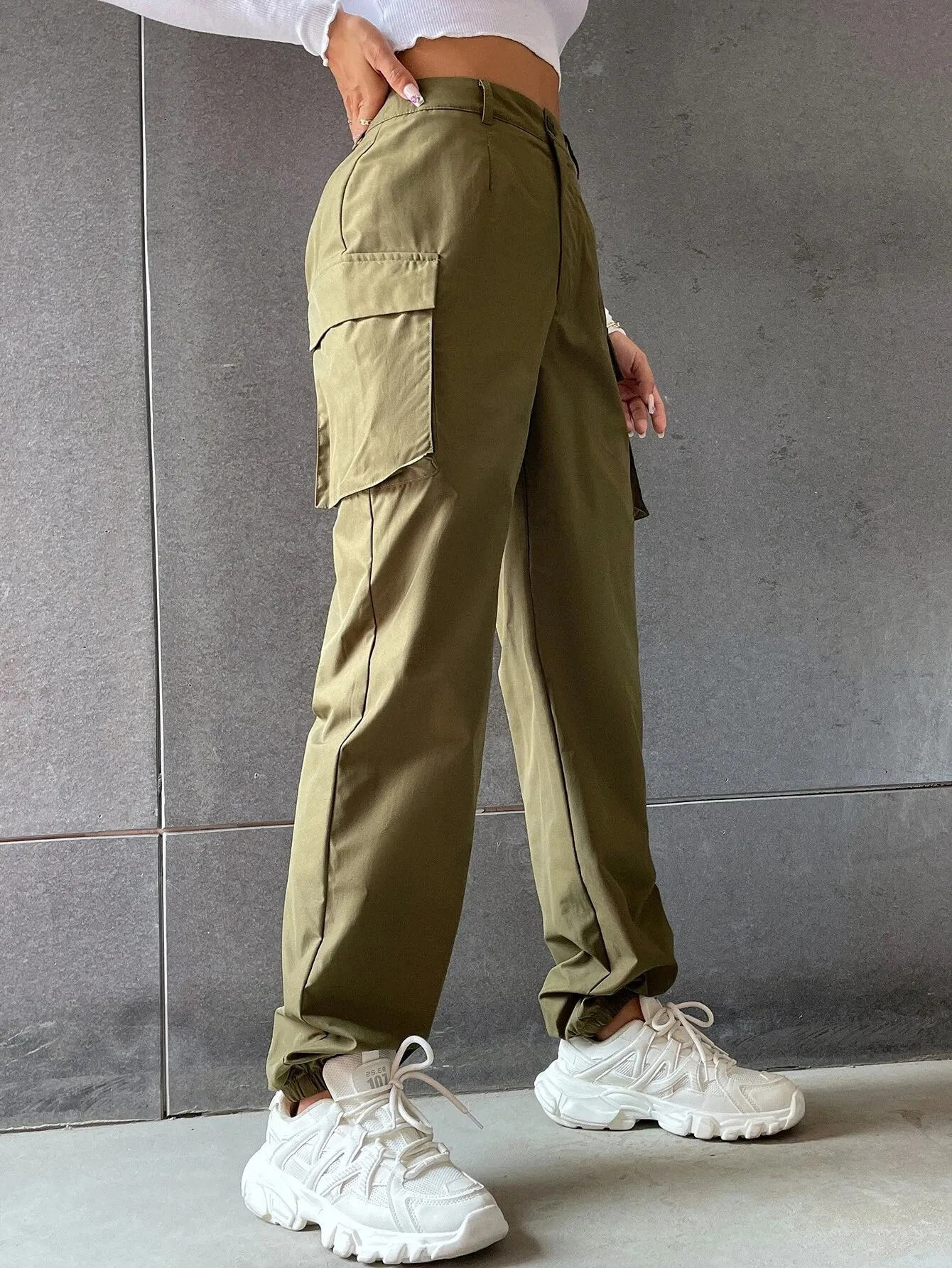 Solid Colored Regular Fit Pocket Pants