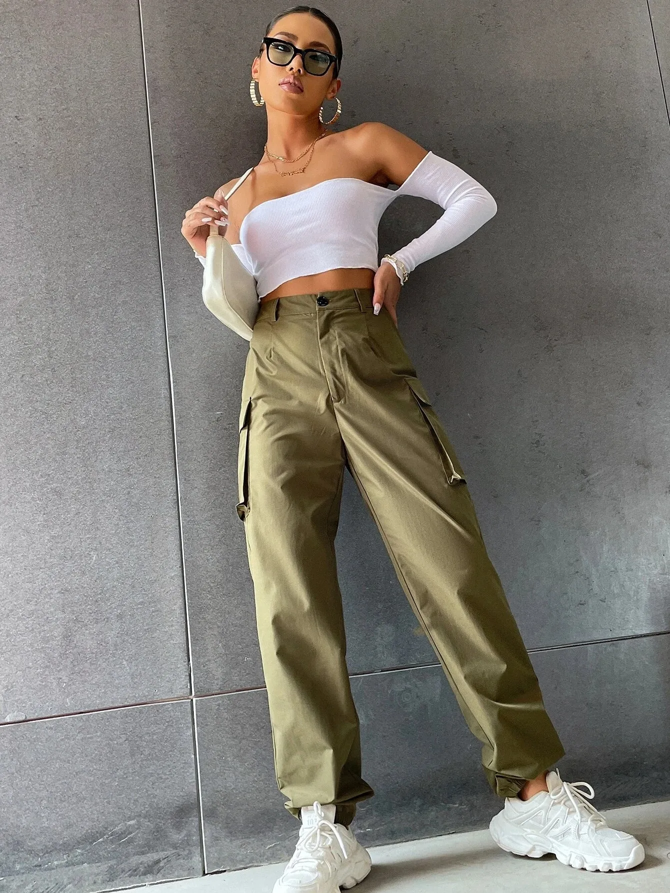 Solid Colored Regular Fit Pocket Pants