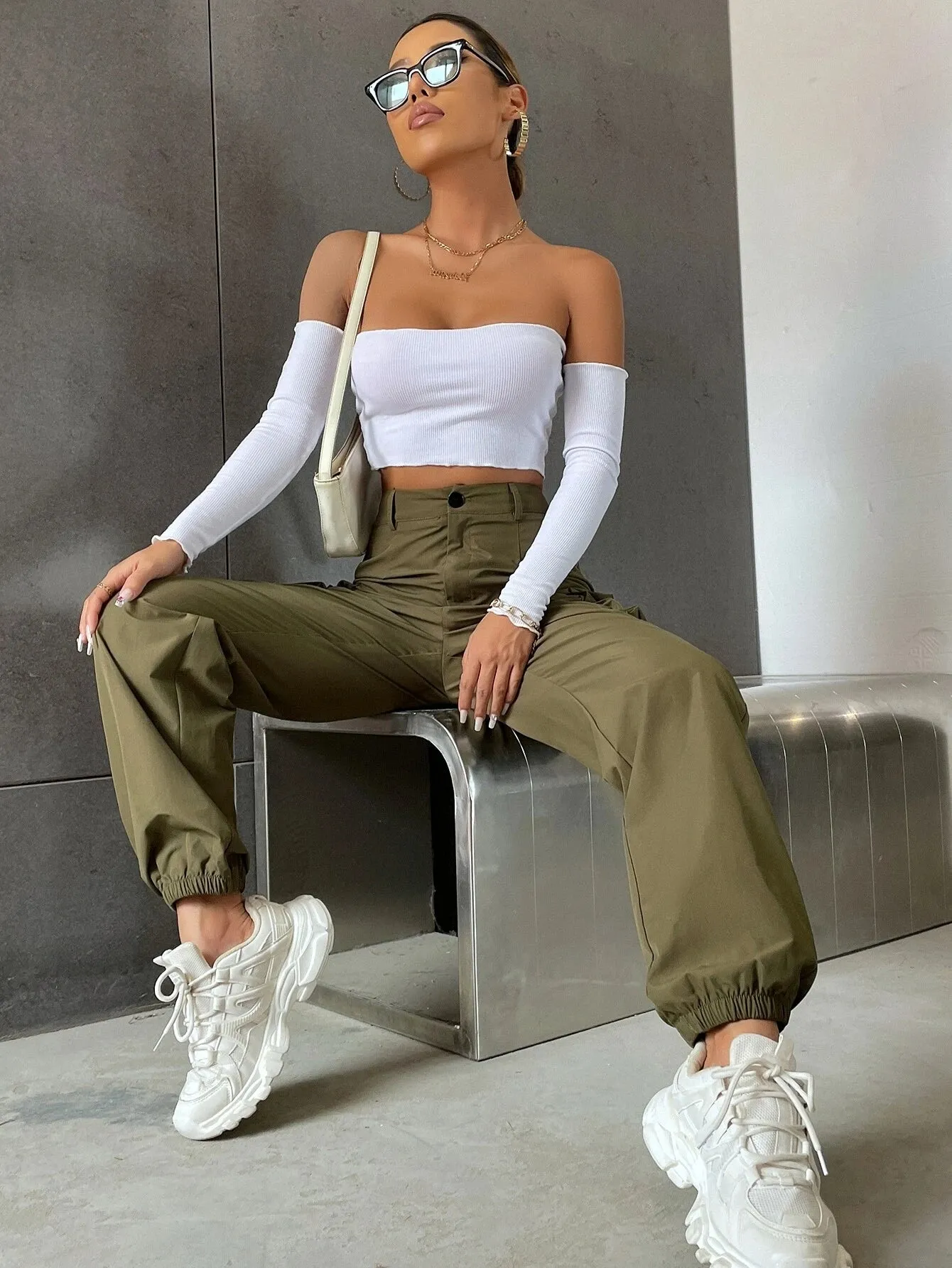 Solid Colored Regular Fit Pocket Pants