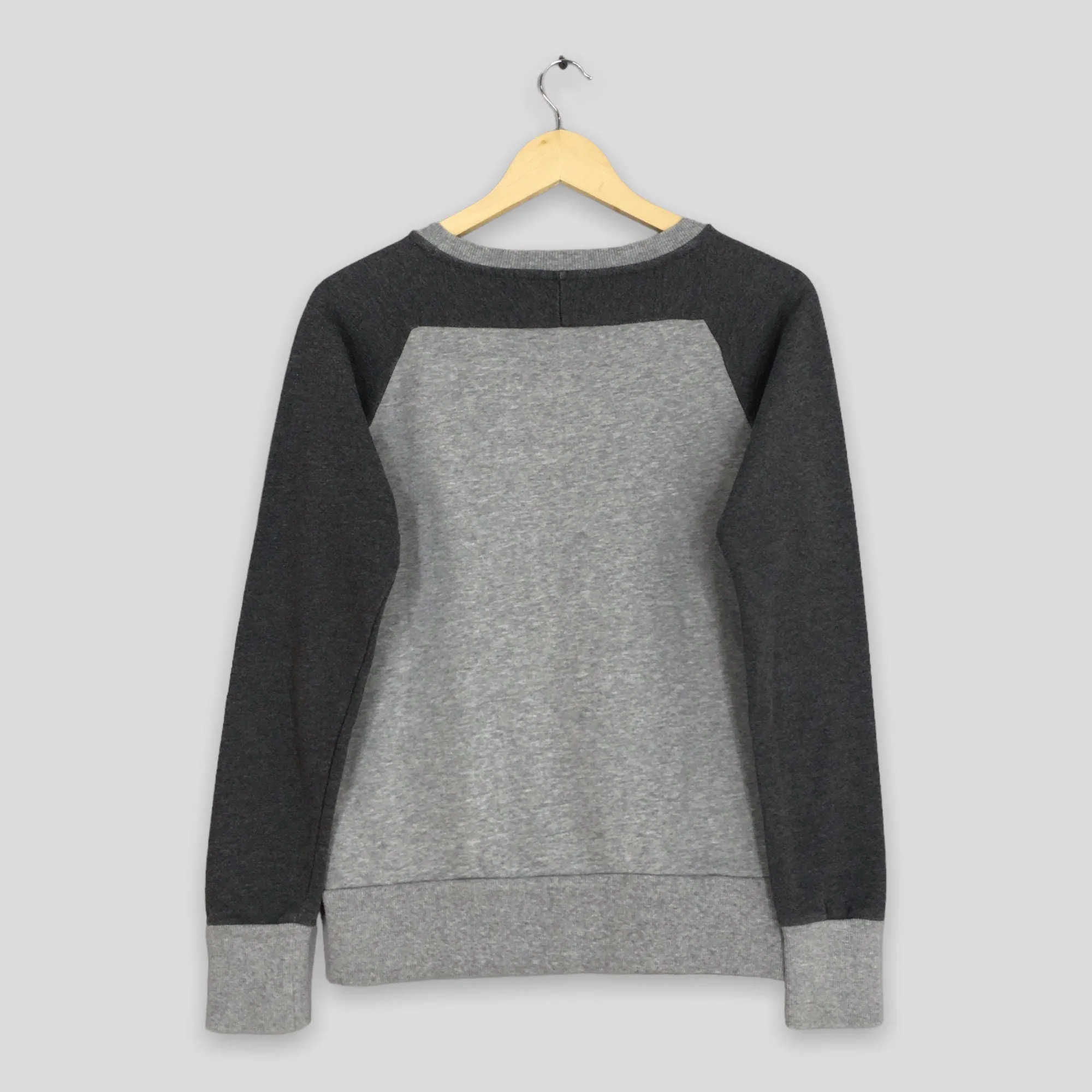 Y2K Nike Swoosh Gray Sweatshirt Small
