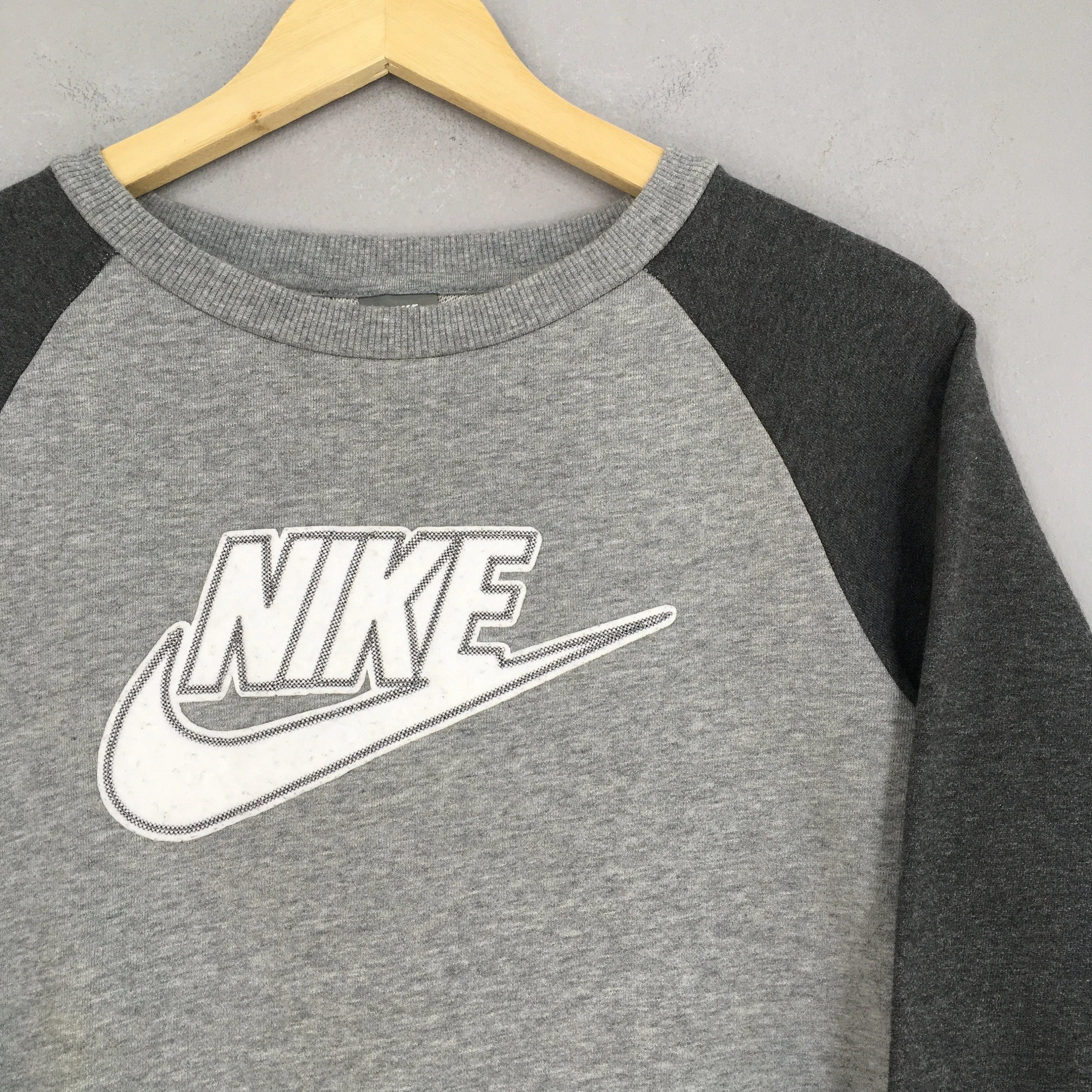 Y2K Nike Swoosh Gray Sweatshirt Small